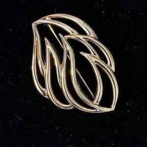 Vintage Monet Large Polished Gold Tone Open Work Modernist Leaf 2.5" Brooch Pin
